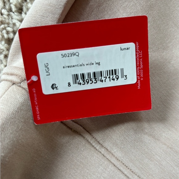 NWT! SPANX AirEssentials Wide Leg Pant in Lunar (Tan) / Size Petite L - Picture 6 of 8